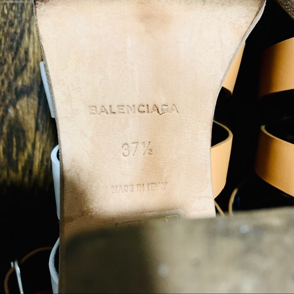 BALENCIAGA Leather Buckle Heels - Picture 5 of 8